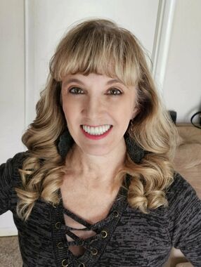 Meet your Posher, Angela